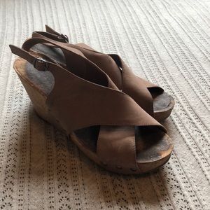 Lucky wedges size 10